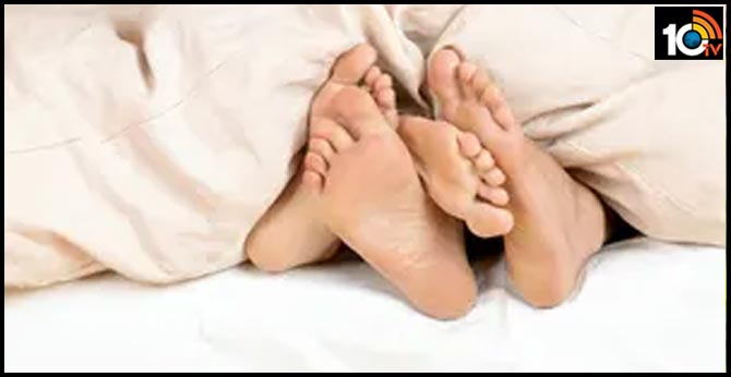 man hacks wife, paramour to death, surrenders to police