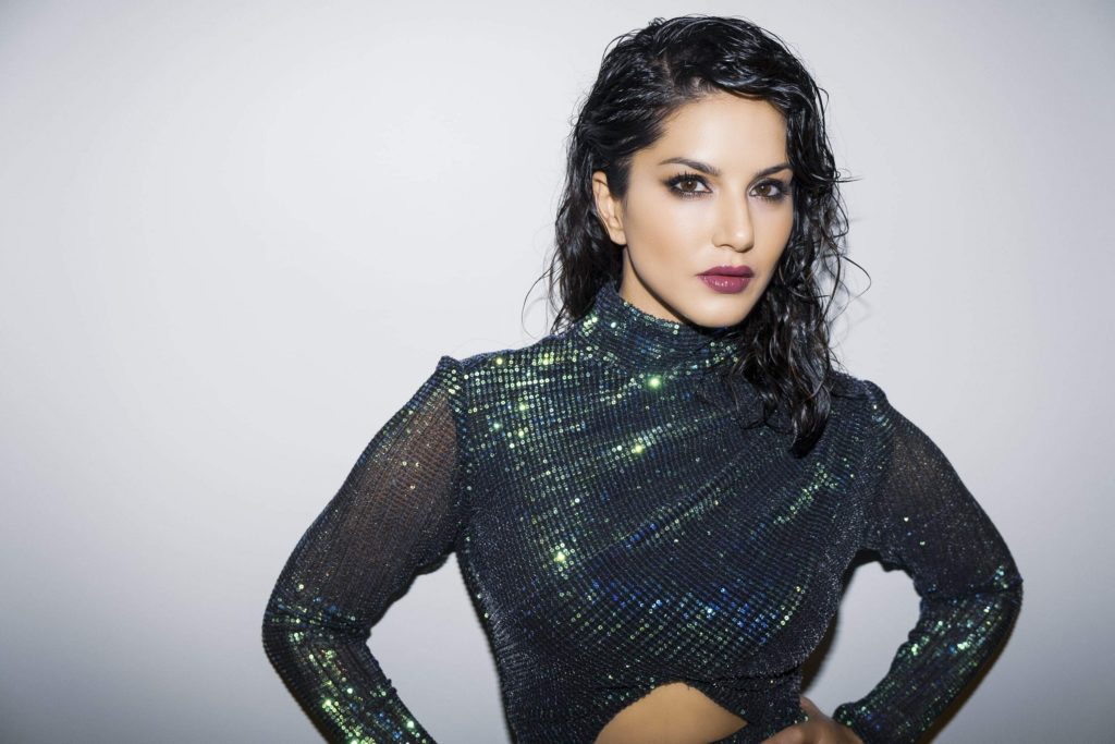 Sunnyleone Min