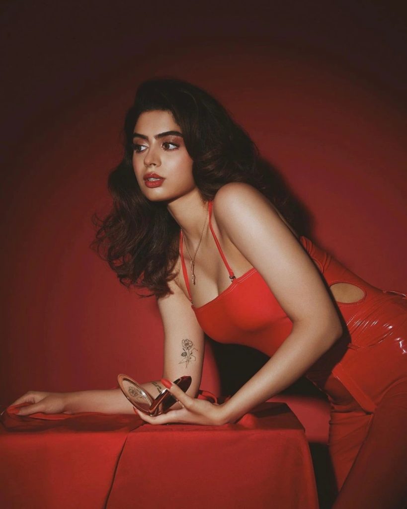 Khushi Kapoor4 (1)