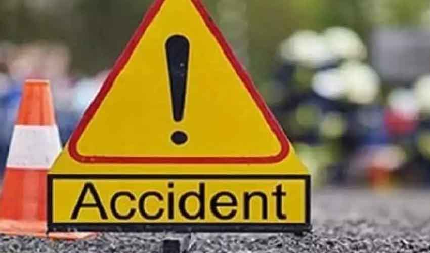 Road Accident : అనంతలో ఘోర రోడ్డు ప్రమాదం.. స్పాట్ లోనే నలుగురు మృతి | 4 Die In Road Accident In Anantapur District