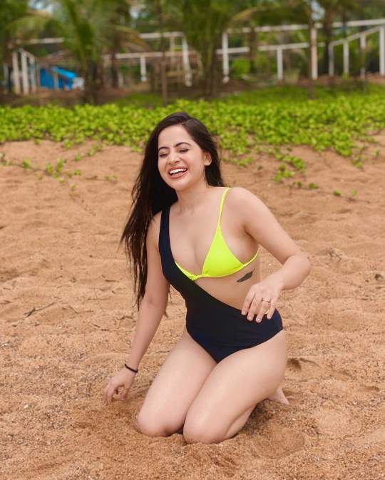 Urfi Javed (4)