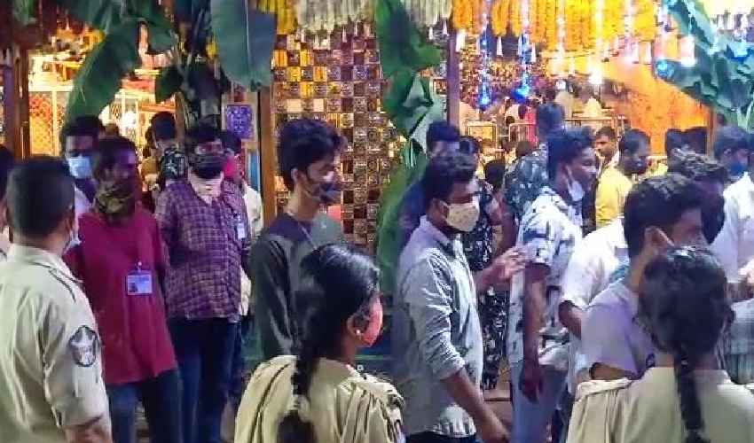 Vijayawada Piligrims 2