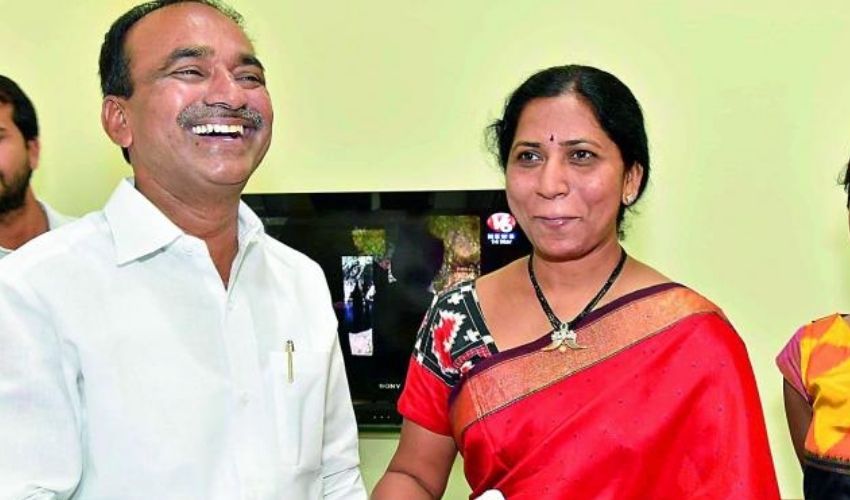 Eatala Rajender : జమునమ్మ.. నీ కష్టం ఫలించింది | ఈటల గెలుపులో కీలక పాత్ర | Wife Eatala jamuna Plays Key Role in Eatala Rajender s By Election Victory