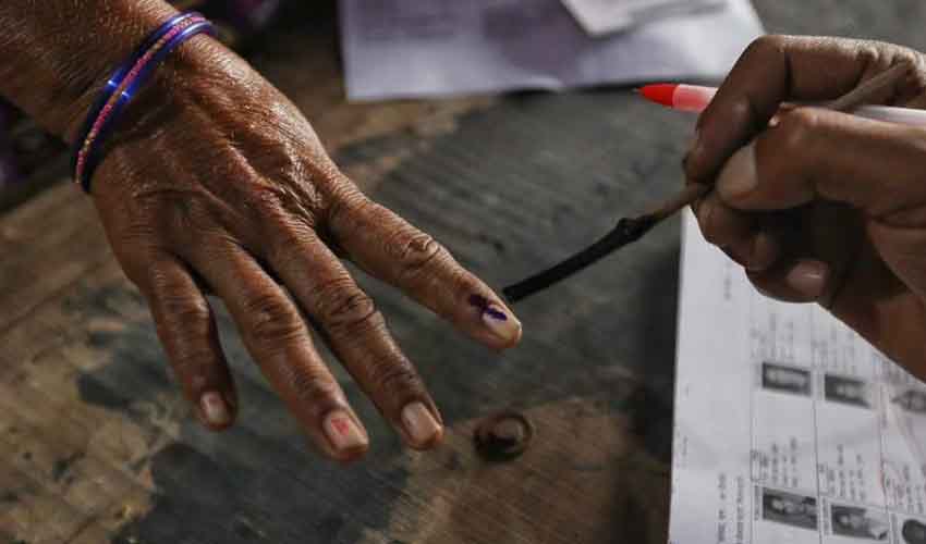 Elections : ఏపీలో ఎన్నికలు.. షెడ్యూల్ విడుదల, 11ఏళ్ల తర్వాత.. | Schedule Released For Local Body Elections In AP
