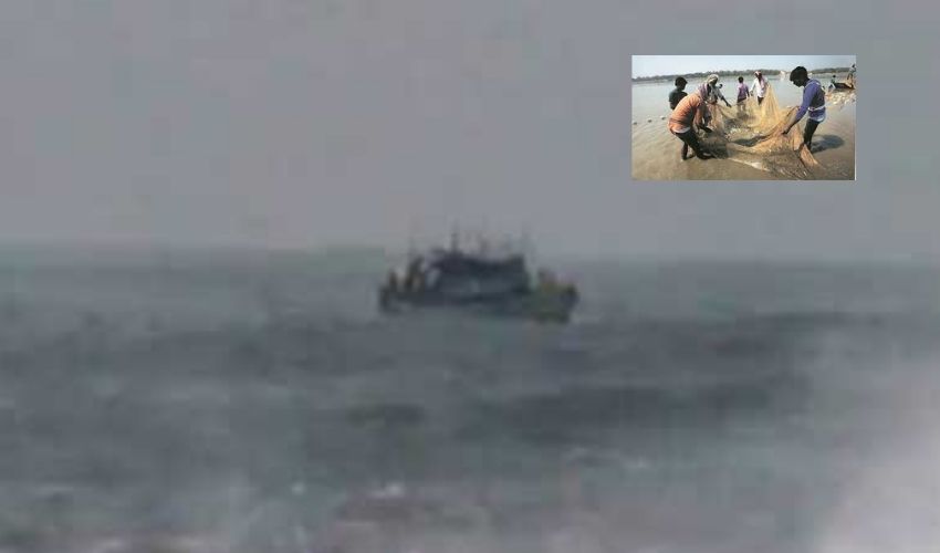 Fishermen : సముద్రంలో చిక్కుకున్న 11 మంది మత్స్యకారులు | 11 fishermen Trapped at the sea in nellore